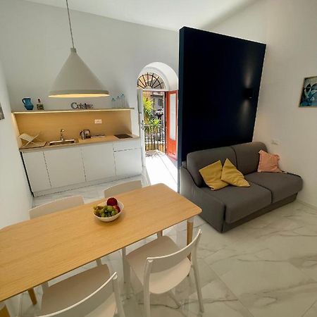 Pierrot E La Luna House Salerno Centro Apartment Екстериор снимка